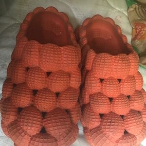 Here are some size 6 shoe